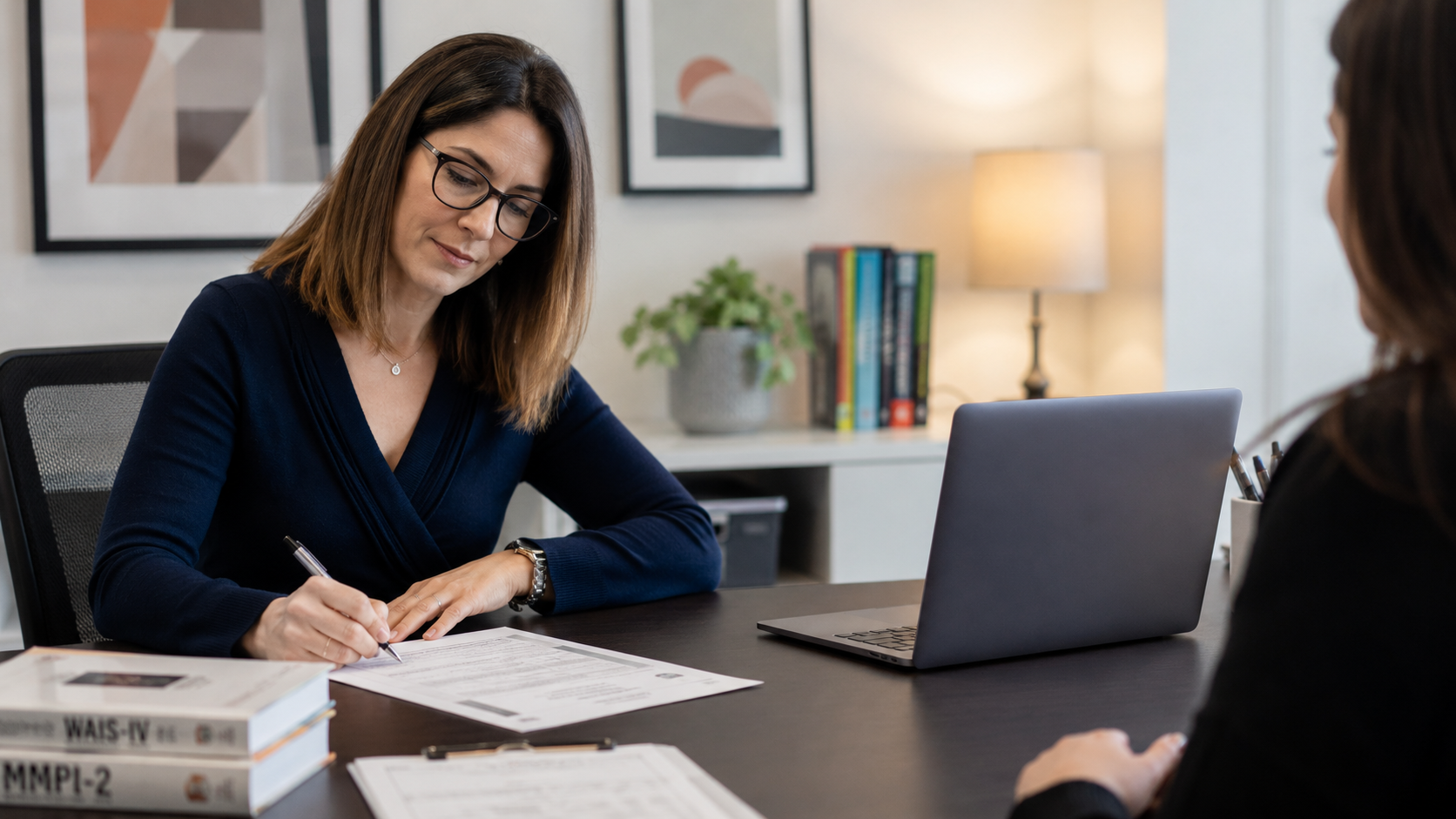 Candidata realizando una evaluación psicométrica en línea